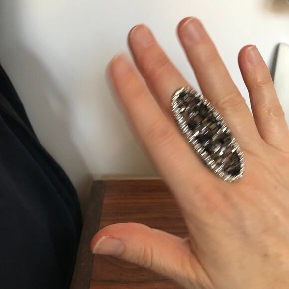 Massive bling bling gray black rhinestone stretchy ring - Picture 6 of 8